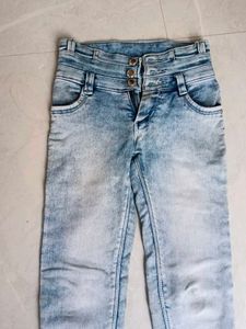 Stylish Women's Light Blue Denim Jeans