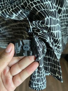 Chic Black &amp; White Printed Button-Down Shirt