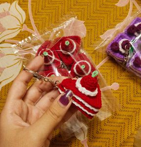 crochet red velvet pestry keychain 🍰♥️