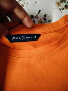 women New Orange T-Shirt with Sailboat Graphic🧡