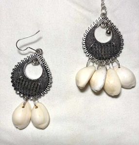 Shell Earrings &amp; Maangtika Set