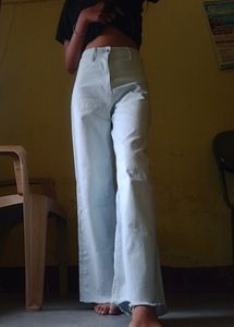 Straight White Jeans ❤️