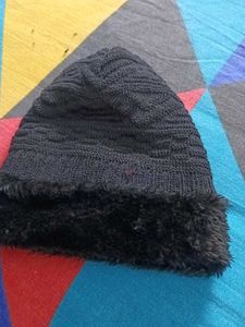 Cozy Black Knit Beanie with Fur Trim