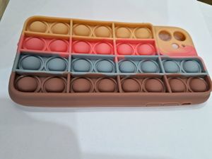 Iphone 11 Brown Pink Bubble Cover .