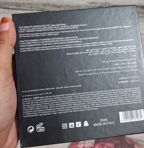 HUDA BEAUTY Desert Dusk Eyeshadow Palette