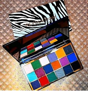 Makeup Revolution Eyeshadow Kit