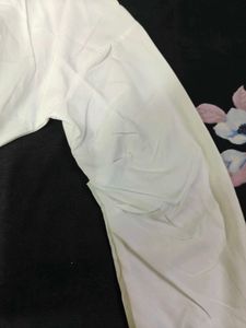 Chic White Button-Up Shirt with Cinched Waist