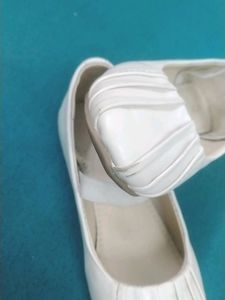 Wotnot Brand White Bellies For Girls 4-6