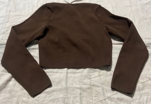 Chic Long Sleeve V-Neck Crop Top
