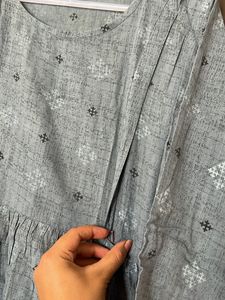 Negen Brand Feeding Gown