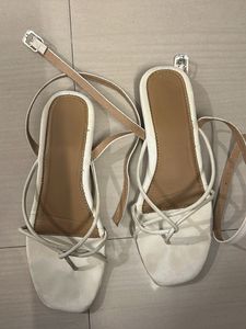 Chic White Strappy Flat Sandals