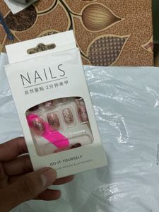 Press-On Nail Set - Trendy Designs