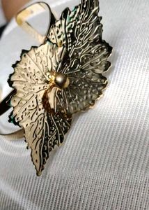 Leaf Design anti Tarnish Bracelet