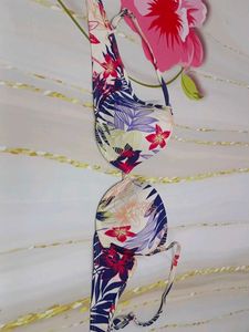 (939)Floral Bikini Top