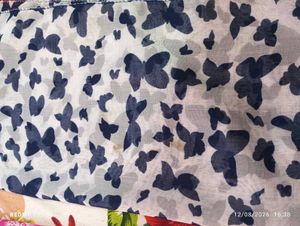 Girls scarf