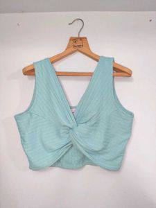 front twist crop top