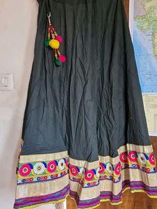 BLACK LEHNGA AND HEAVY BORDER WORK