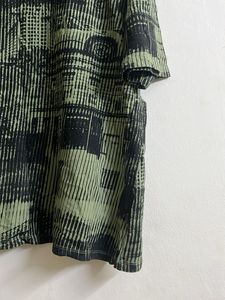 Unique Graphic Print T-Shirt