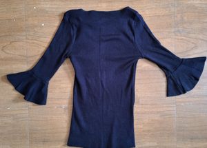 Korean Black Ribbed Flared Sleeves Top-shop Closed
