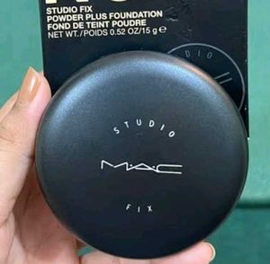 MAC Studio Fix Powder + Foundation NC30