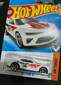 Hot Wheels-Camaro nd Ferrari Combo