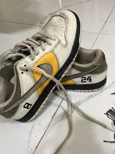 Nike Dunk Low Sneakers