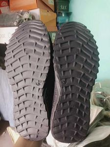 NEW NO USED SNEAKERS SHOES FOR MEN.