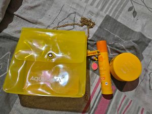 Aqualogica skincare bag set