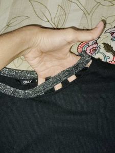 Black T-Shirt / top