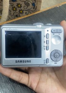 Samsung Digimax D860 digital camera