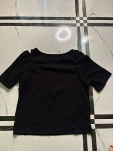 Black Cut-Out Sleeve Ribbed Top