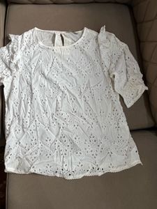 ✨ Elegant White Cotton Schiffli Tunic |