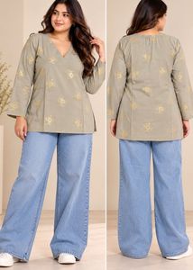 🌿 Modern Floral Printed Short Kurti