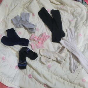 5 pair of socks ad two handkerchief, sneaker