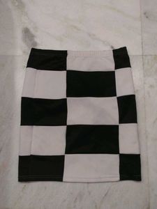 BLACK AND WHITE CHECKERS SKIRT MIDI