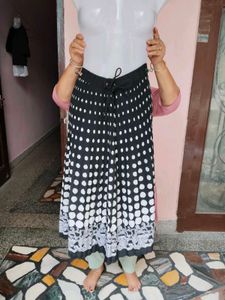 Micro-Pleated Iron-Free Polka Dot Skirt - Size 38