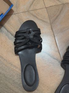 Stylish Black Flat Sandals