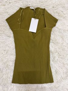 Ribbed Knit Sweetheart Neck Top