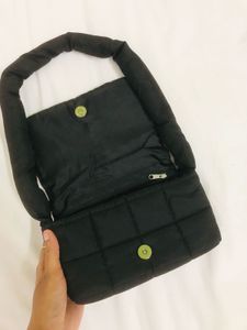 H&amp;M Black Quilted Handbag
