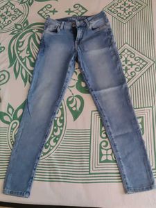 Aeropostale Light Wash Jeans