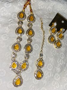 Yellow Necklace Set🌥️