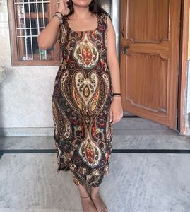 Paisley Print sitched suit with pants