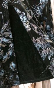 Shainy black and blue velvet top