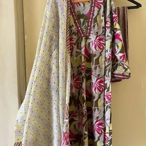 Floral Print Kurta with Striped Pants