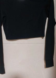 Black Cropped Long Sleeve Top came blouse