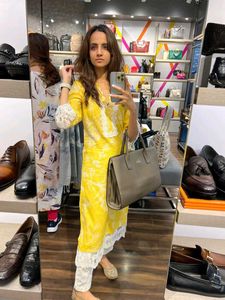 Lavie Tote Bag