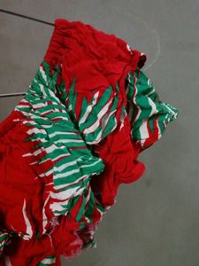Red &amp; Green Tropical Print Off-Shoulder Top