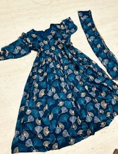 Stunning Blue Leaf Print Kurta Set