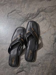 Combo of 2 Flat Sandals 🖤🩷