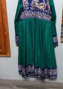 Elegant Teal Anarkali Kurta with Intricate Embelli